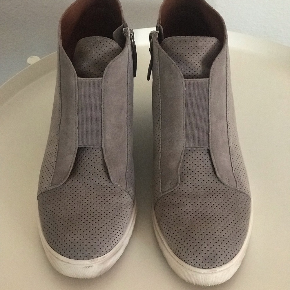 Paola Linea Wedge Bootie